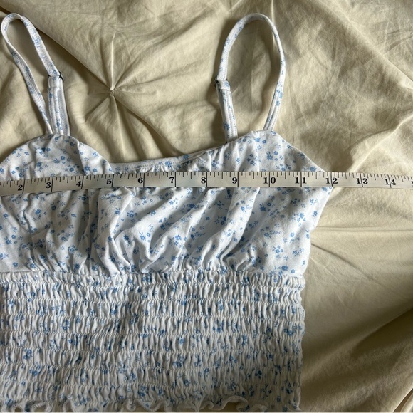 Womens Hollister Floral Blue Smocked XS Crop Top - Picture 4 of 7